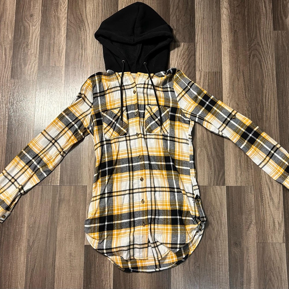 No Boundaries Yellow and Black Plaid Shirt